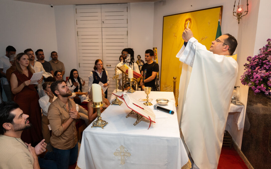 Zé Neto & Cristiano participa de Missa no Santuário Cristo Redentor