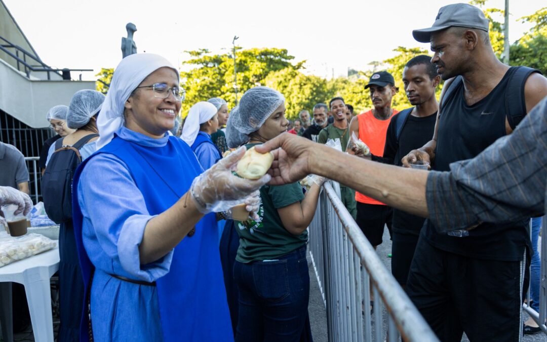 Consórcio Cristo Sustentável, junto à Arquidiocese do Rio, realiza Almoço de Páscoa na Catedral Metropolitana para pessoas em situação de vulnerabilidade social