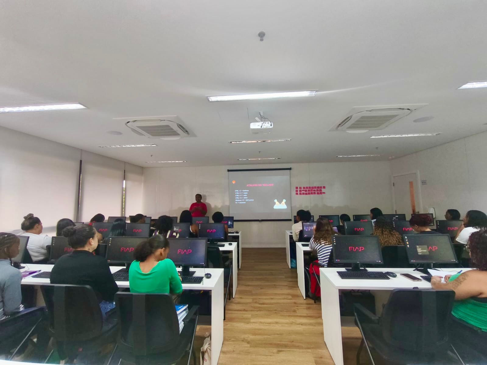 Consórcio Cristo Sustentável e FIAP promovem curso gratuito de tecnologia e inovação para mulheres no Rio de Janeiro