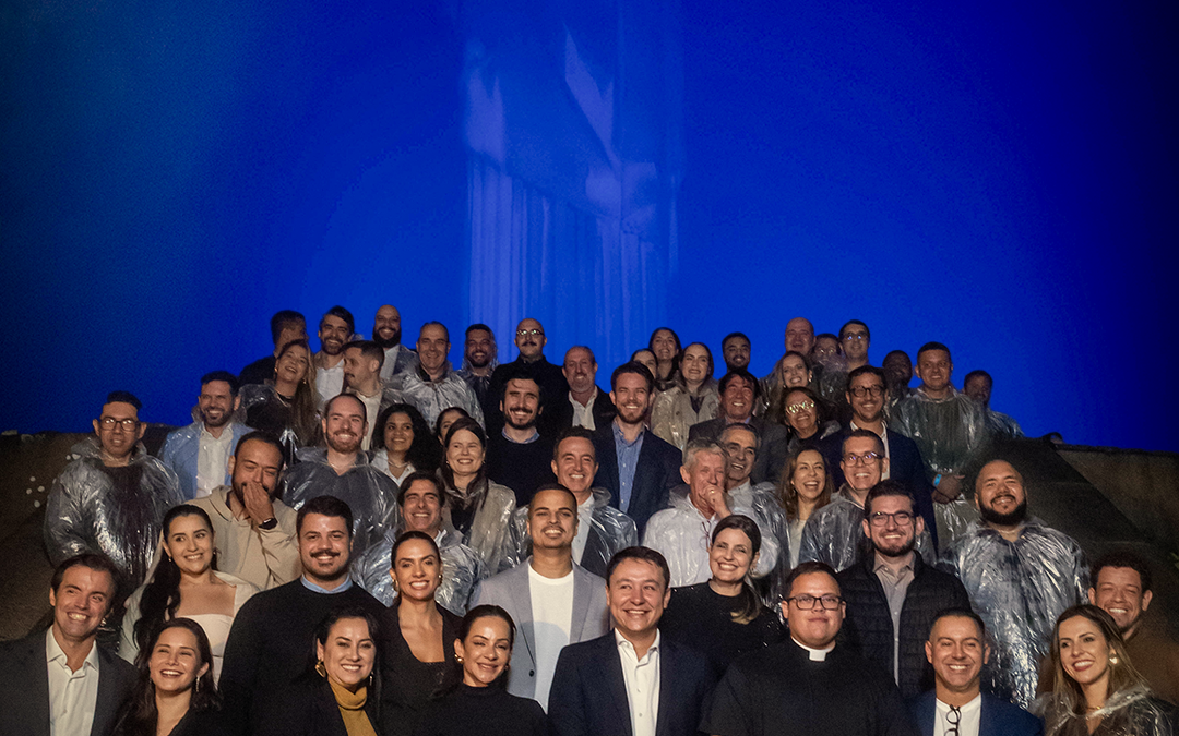 EMS ilumina Cristo Redentor em celebração aos medicamentos genéricos e reforça impacto da categoria no acesso à saúde