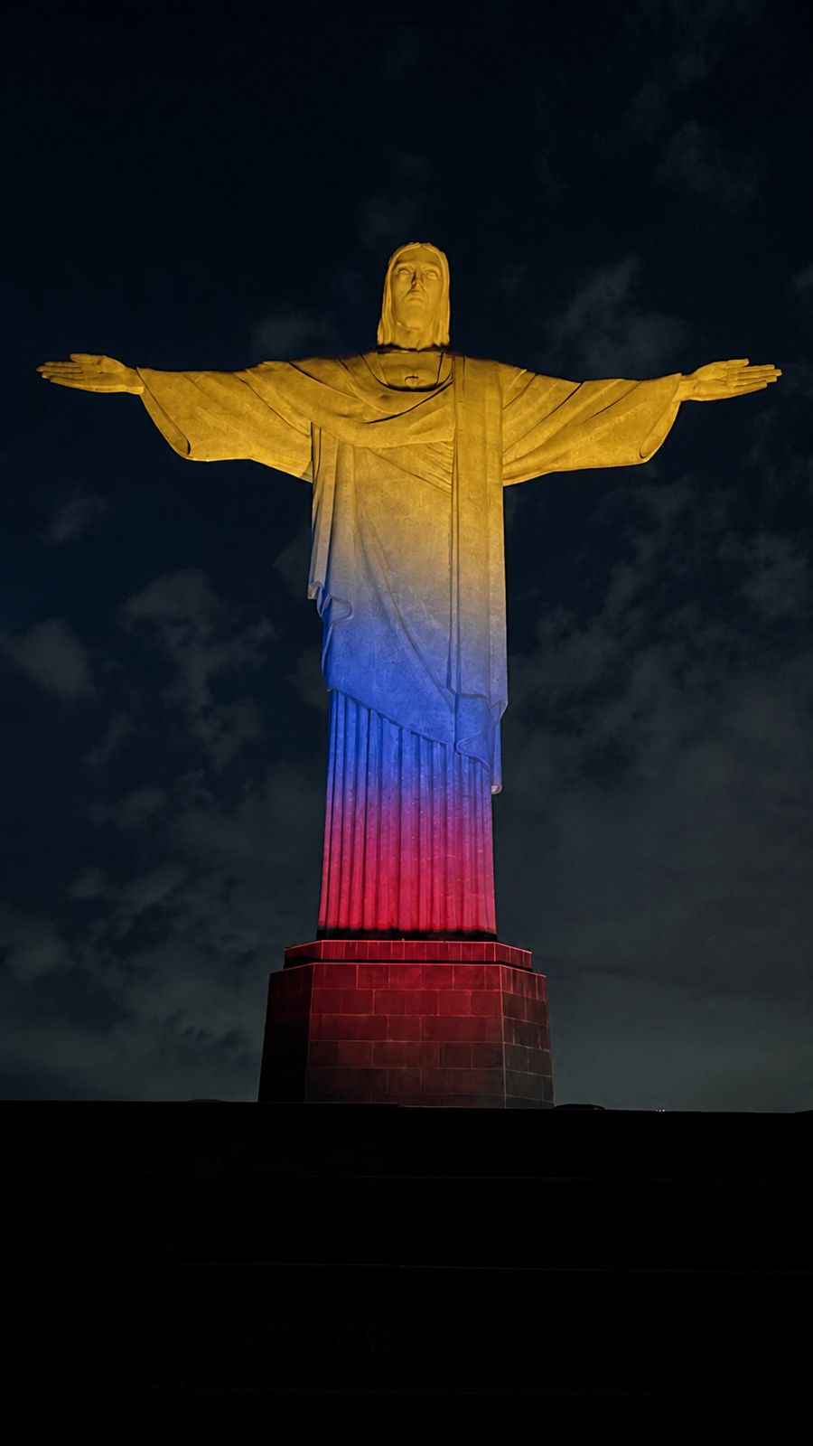 ProColombia ilumina Cristo Redentor com as cores da Colômbia e consolida relação bilateral entre os países