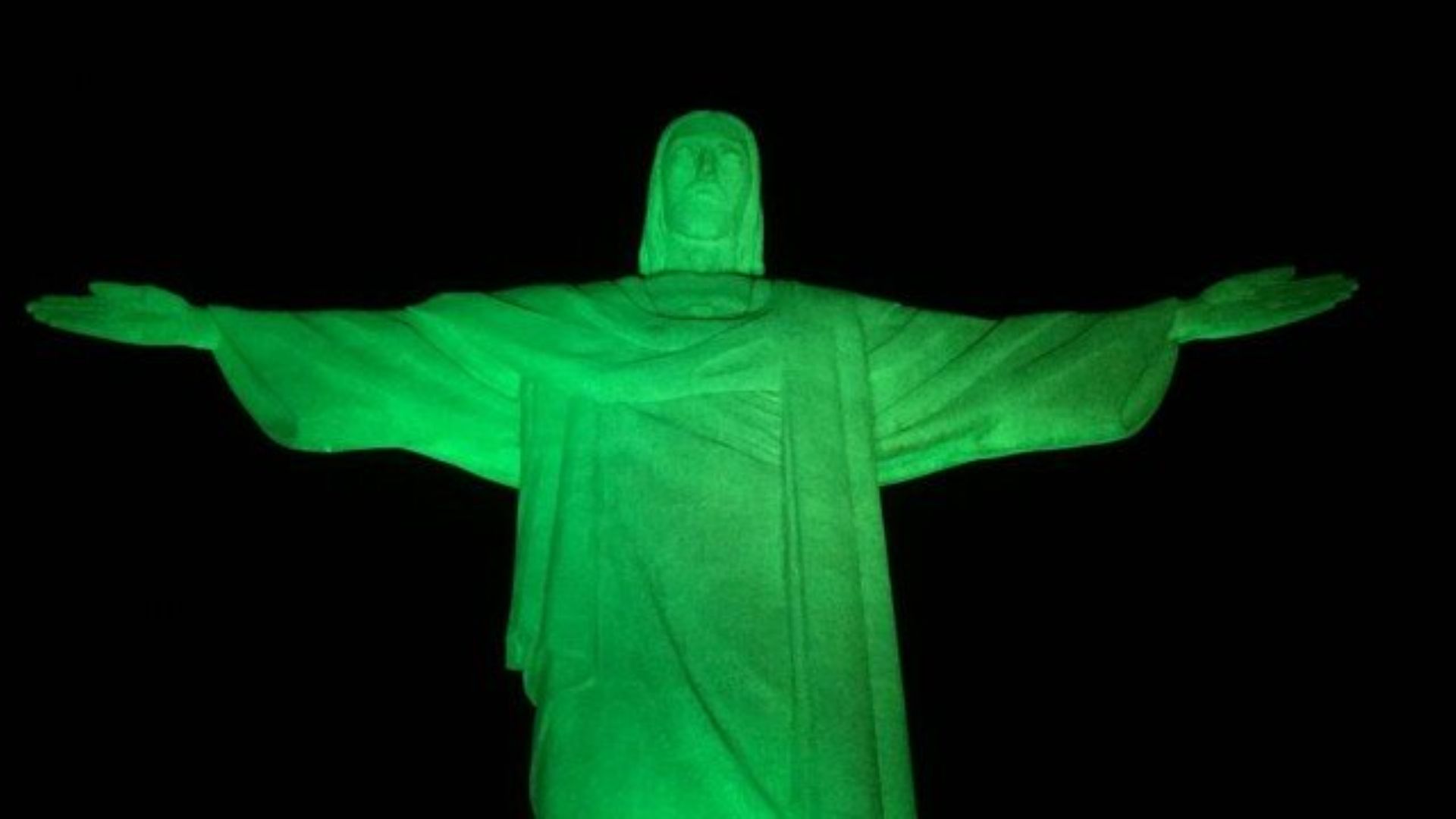 Cristo Redentor ganha iluminação verde pela conscientização sobre glaucoma